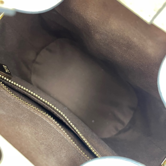 Danse Lente Full Set Mini Johnny Patent Leather Hexagonal Bucket Bag beige - Picture 9 of 12